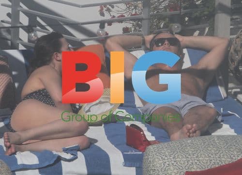 Ant McPartlin Relaxing by Pool in Miami