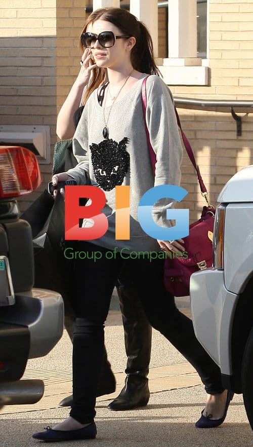 Michelle Trachtenberg Leaves Barneys in Beverly Hills