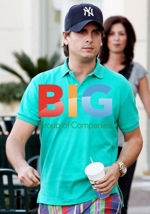 Scott Disick Shopping in Calabasas