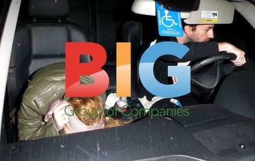 Lindsay Lohan Arrives Home With Handicapped Sign