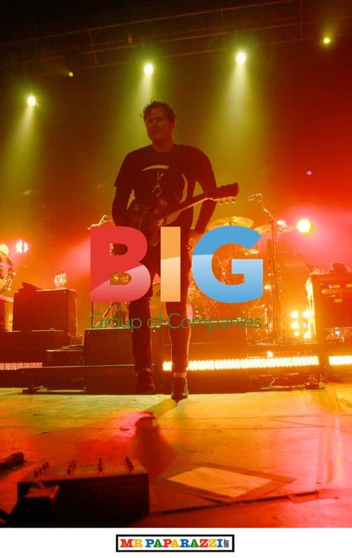 Tom Delonge Performs with Angels and Airwaves