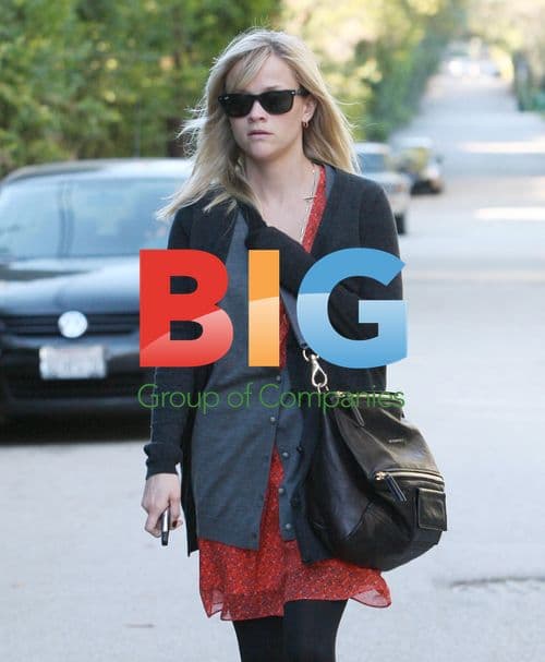 Reese Witherspoon out in Santa Monica