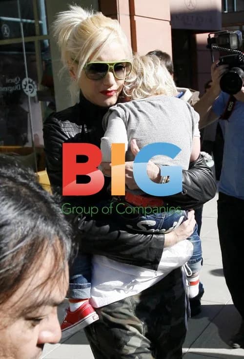Gwen Stefani leaves Quest Diagnostics with son Zuma