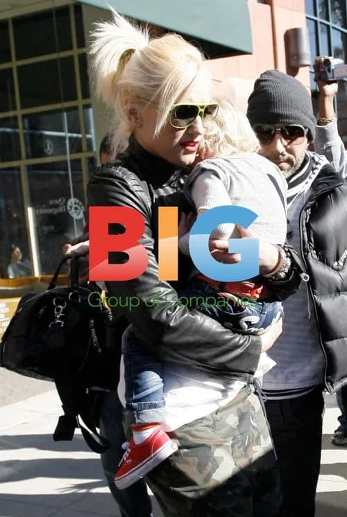 Gwen Stefani Leaves Quest Diagnostics