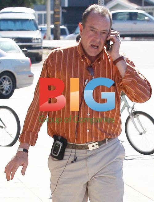 Michael Lohan Leaves Lindsay Lohan's Apartment