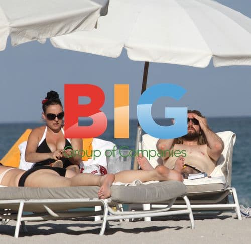 Justin Lee Collins enjoying Miami vacation