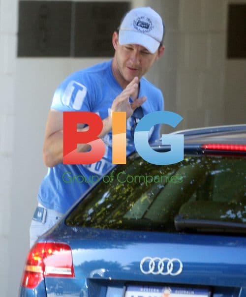 Brett Lee outside Australian cricket hotel