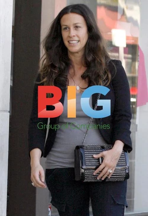 Alanis Morissette Post-Baby Shopping