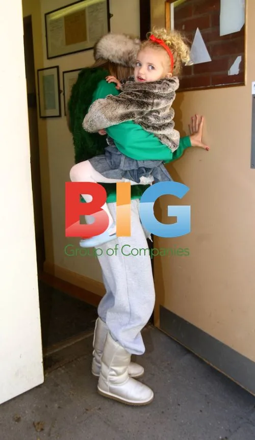 Katie Price takes daughter to nursery