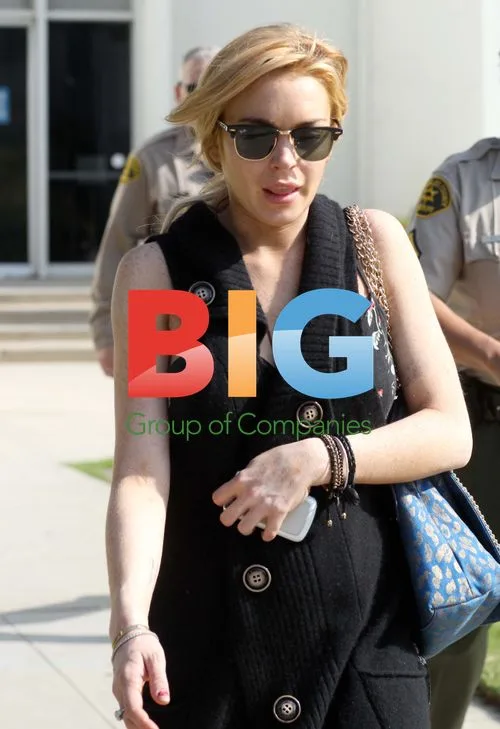 Lindsay Lohan Visits Probation Officer