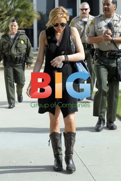 Lindsay Lohan Visits Probation Officer