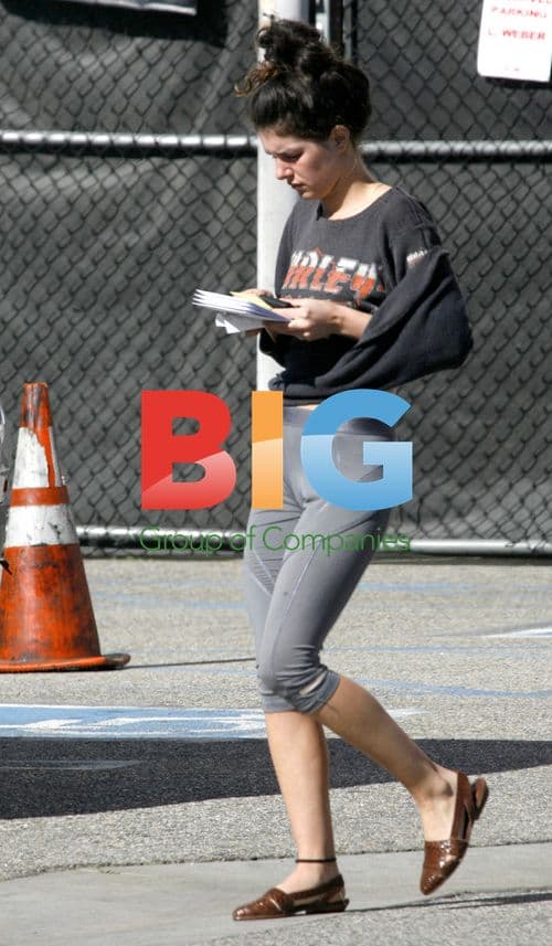 Shenae Grimes goes natural in LA