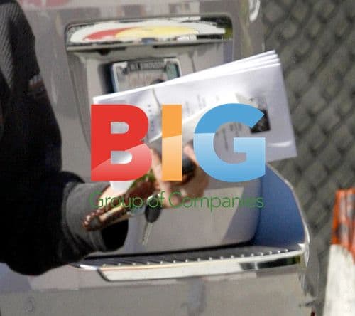 Shenae Grimes goes natural in LA