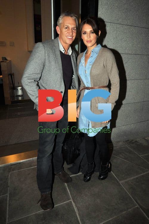 Lineker Couple Leaves Theatre