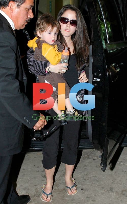 Jenelle Evans at Hotel in Burbank