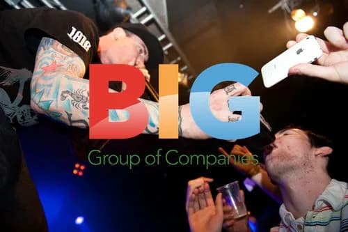 Vanilla Ice Performs in Belfast