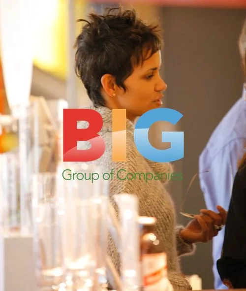 Halle Berry Visits Pene e Vino