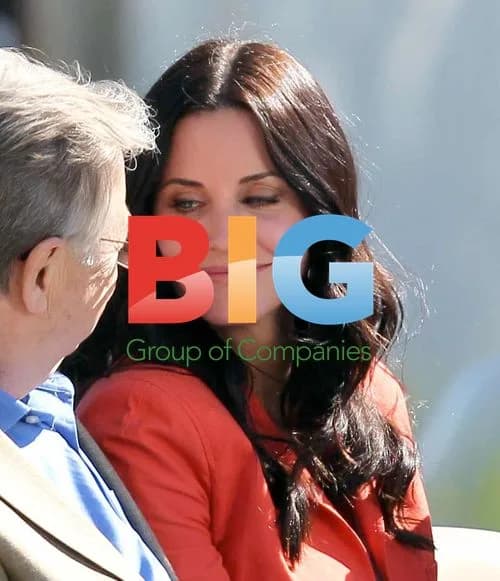 Courteney Cox on Cougar Town Set