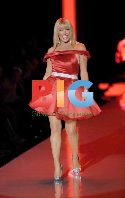 Suzanne Somers walks Heart Truth runway