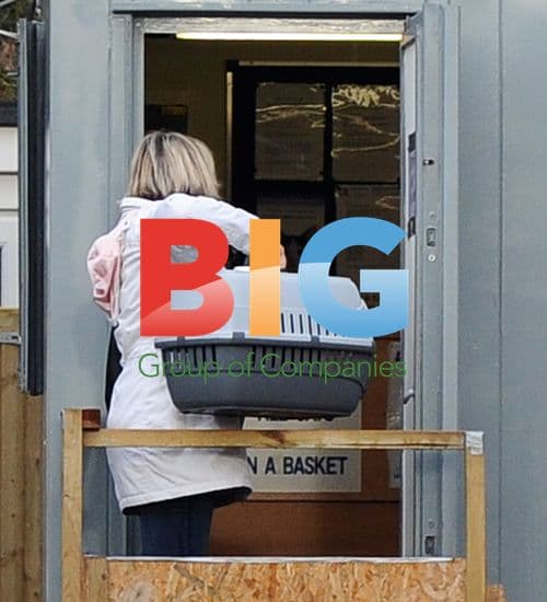 Fern Britton Arrives at Veterinary Clinic