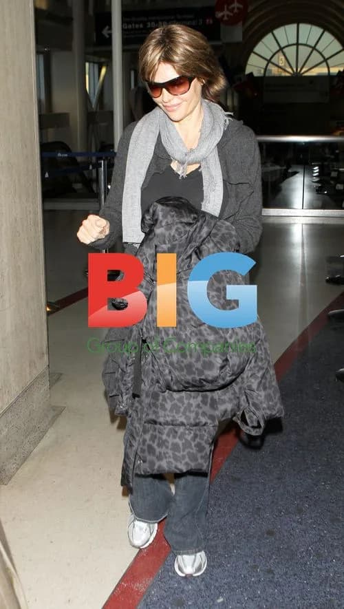 Lisa Rinna Arriving at LAX