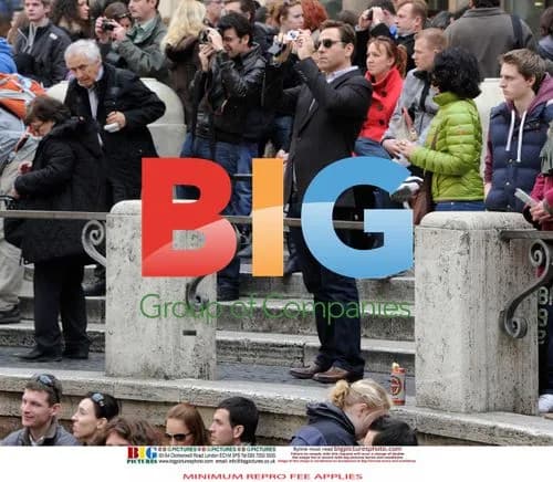Lara Stone and David Walliams in Rome