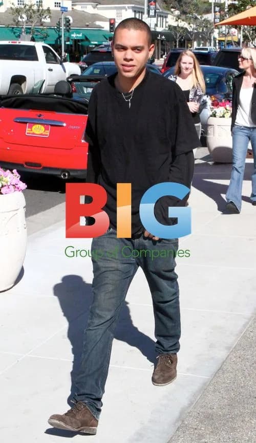 Evan Ross shopping in Hollywood