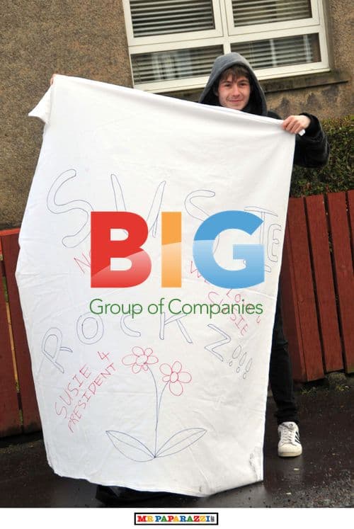 Susan Boyle Leaving Home, Greeted by Fan