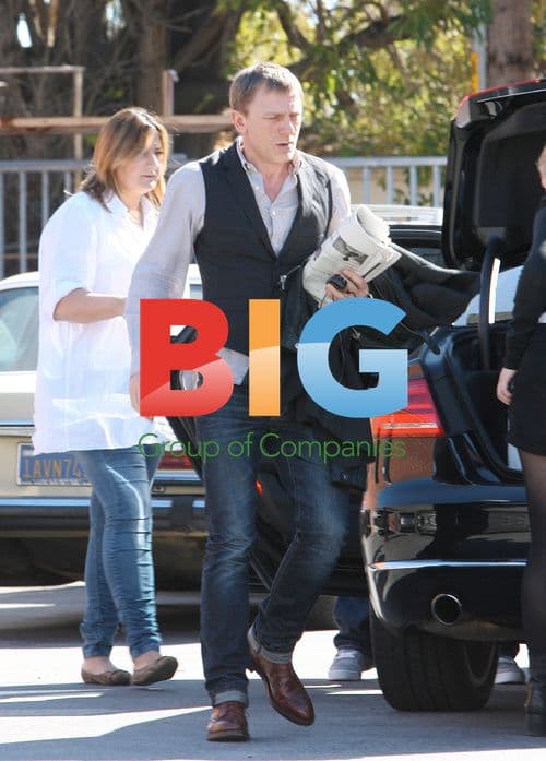 Daniel Craig Meeting with Blonde in LA