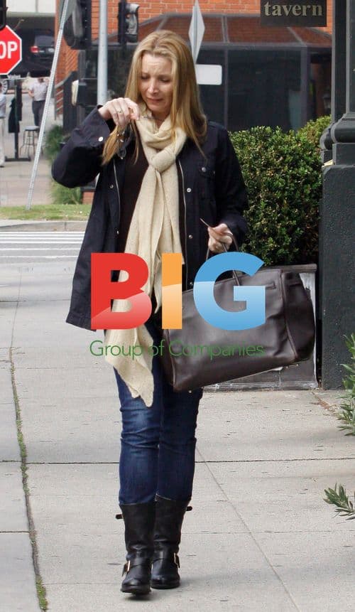 Lisa Kudrow leaving Tavern in Brentwood