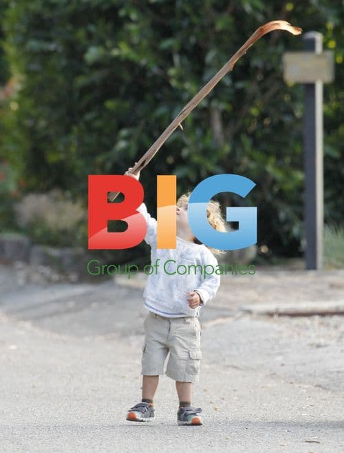 Vida and Levi McConaughey play on the street