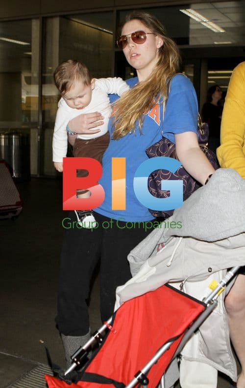 Kailyn Lowry with baby and boyfriend at LAX