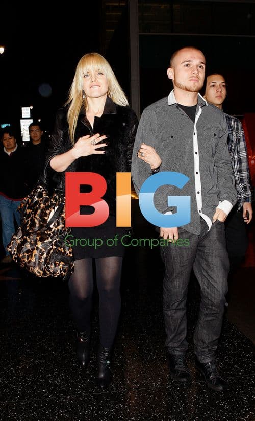 Mena Suvari and boyfriend leave 'Rock of Ages'