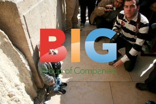 Verne Troyer at Wailing Wall