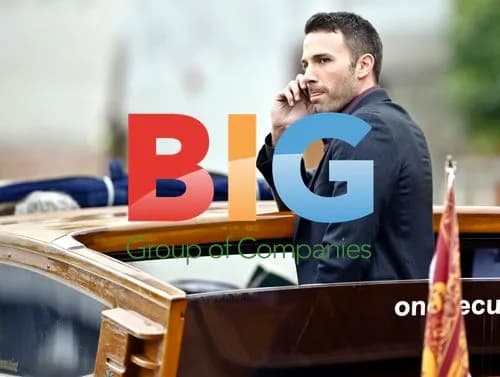 Ben Affleck Takes Taxi Tour in Venice