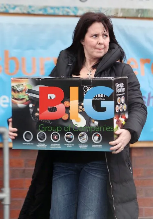Coleen Nolan Shops for George Foreman Grill