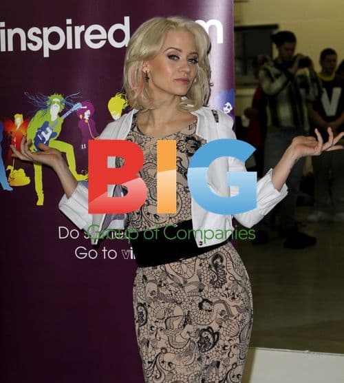 Kimberly Wyatt Teaches Dance Master Class