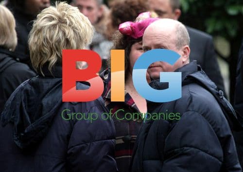 Linda Henry and Steve McFadden filming Eastenders