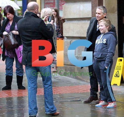 Linekars and Daughter Shopping