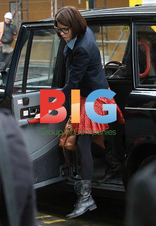 Linekars Shopping with Daughter