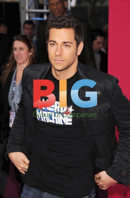 Zachary Levi at 2011 NBA All-Star Magenta Carpet