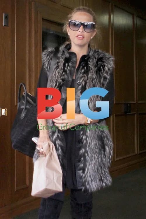 Pregnant Rachel Zoe at Pharmacy