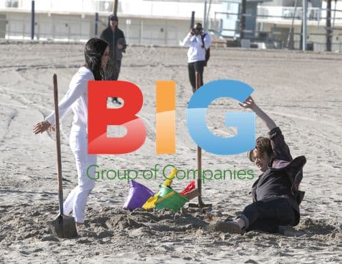 Courteney Cox & Dan Byrd on Malibu Beach