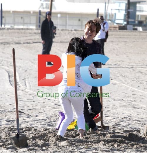 Courteney Cox and Dan Byrd on set in Malibu