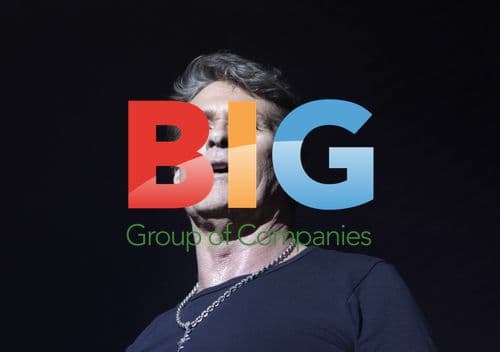 David Hasselhoff Performs on 2011 Tour