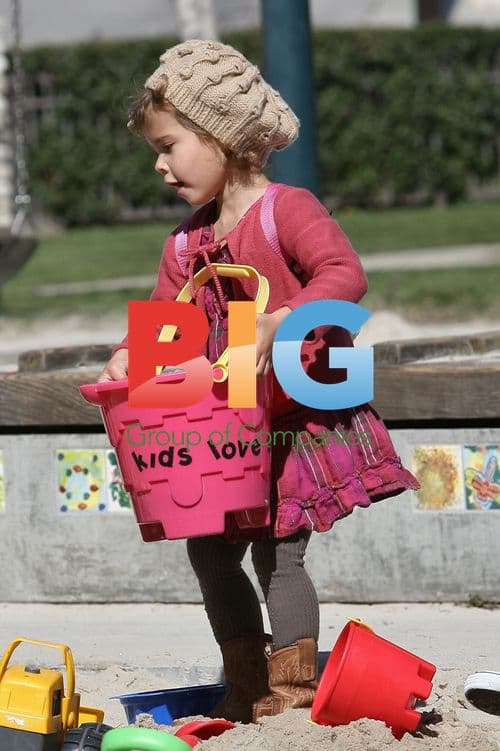 Jessica Alba and Daughter at Playground