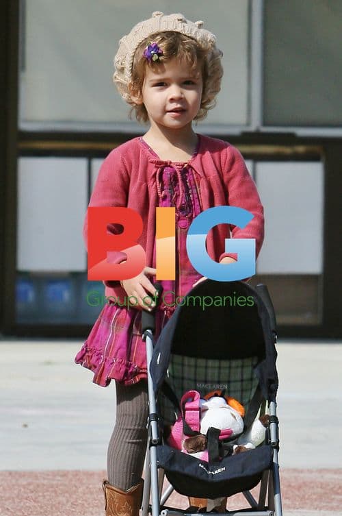 Jessica Alba with daughter Honor at playground