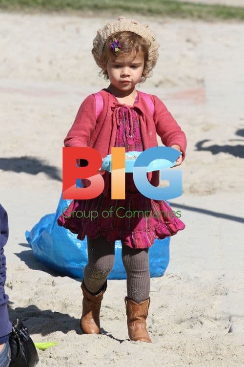 Jessica Alba's Daughter Honor at Playground
