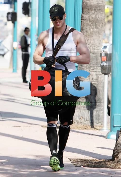 Kellan Lutz Heading to Gym