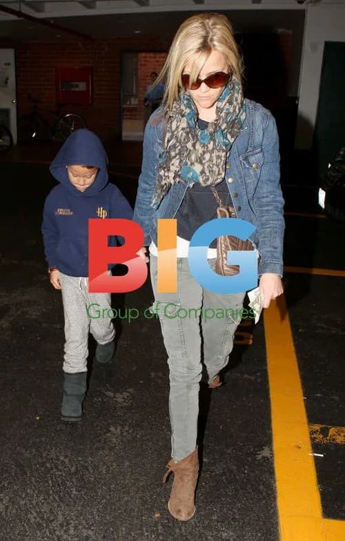 Reese Witherspoon takes Deacon to dentist